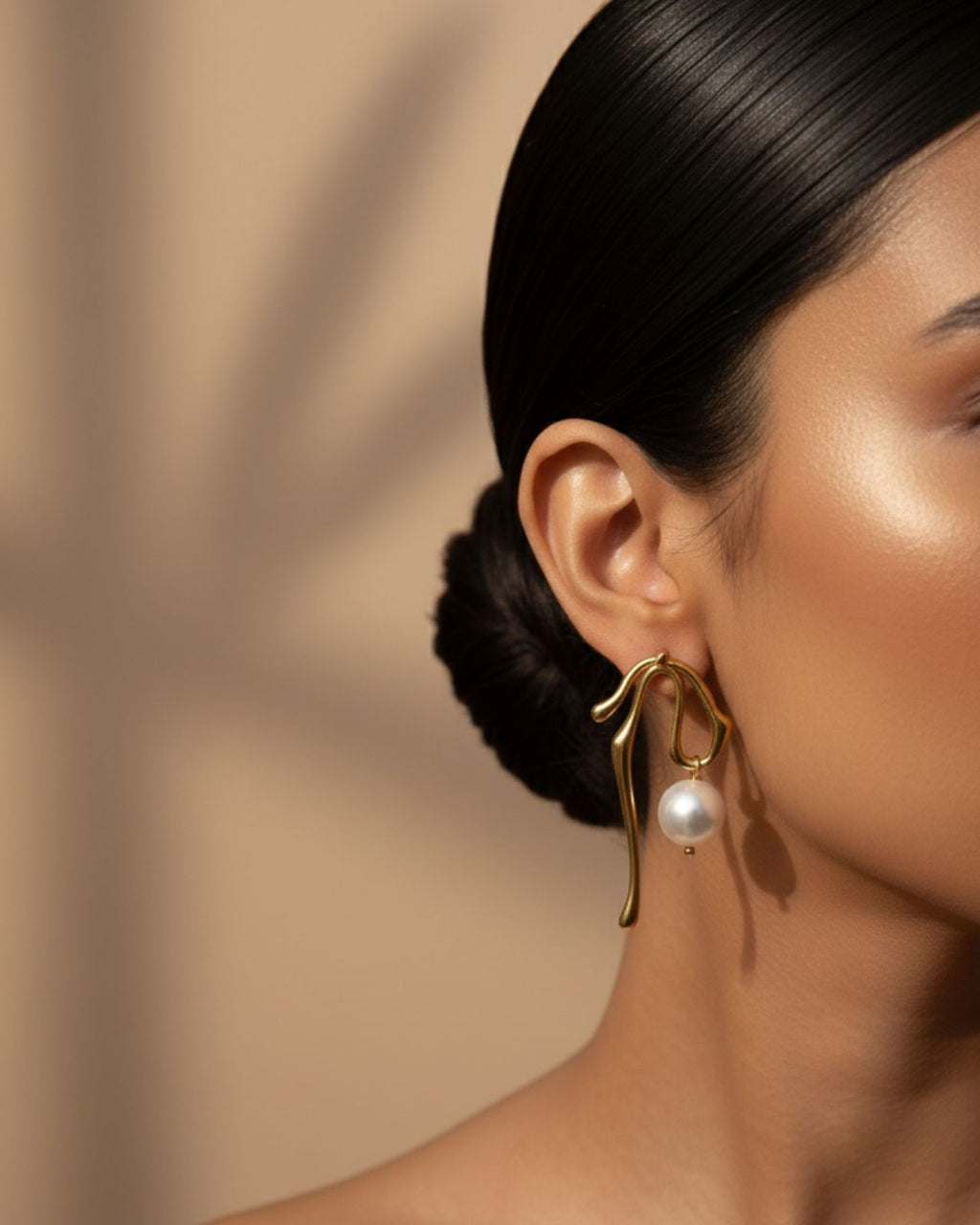The Golden Bow Pearl Earrings